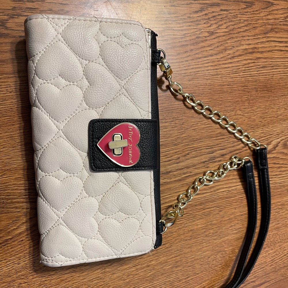 Heart Embroidery Tri-fold Wallet